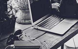 半岛体育在线官网-利物浦队接连遭遇伤病潮，成绩受影响