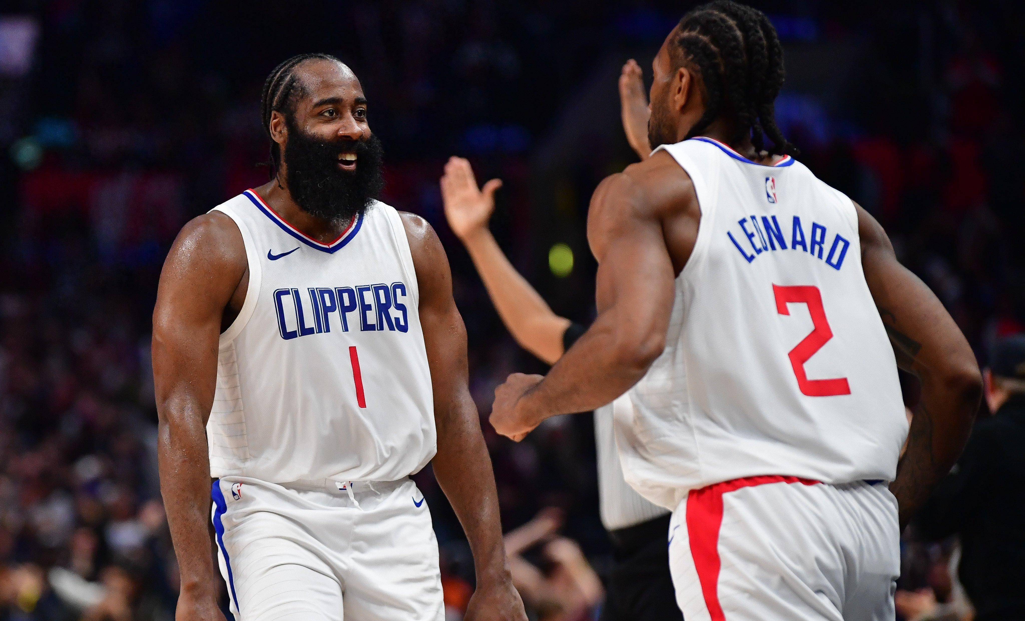 半岛体育官方入口-快船遭遇雷霆逆转，客场失利