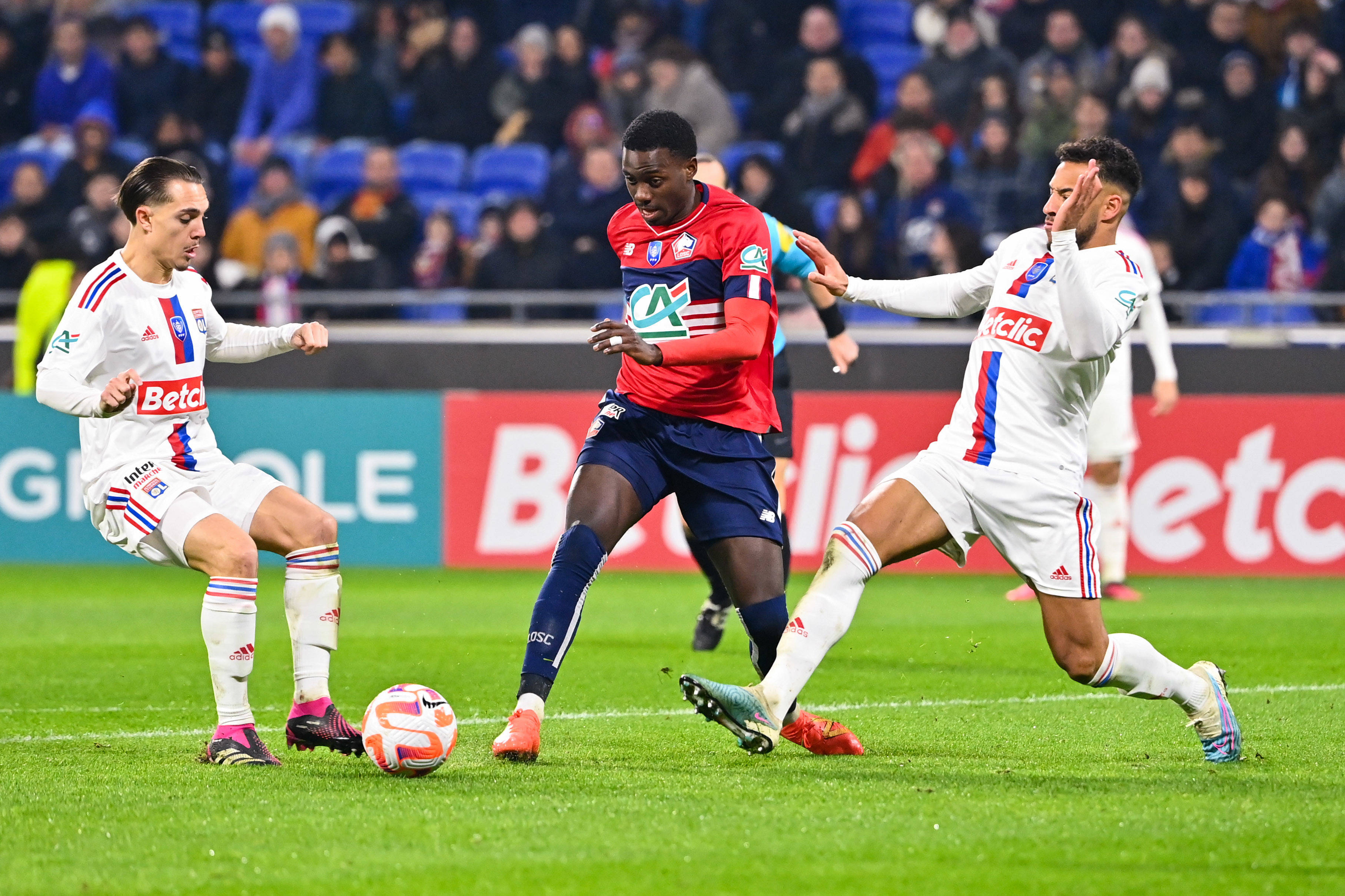 半岛体育足球官网半岛体育app官网-包含里尔主场落败，法甲争冠脚步尚需加快的词条