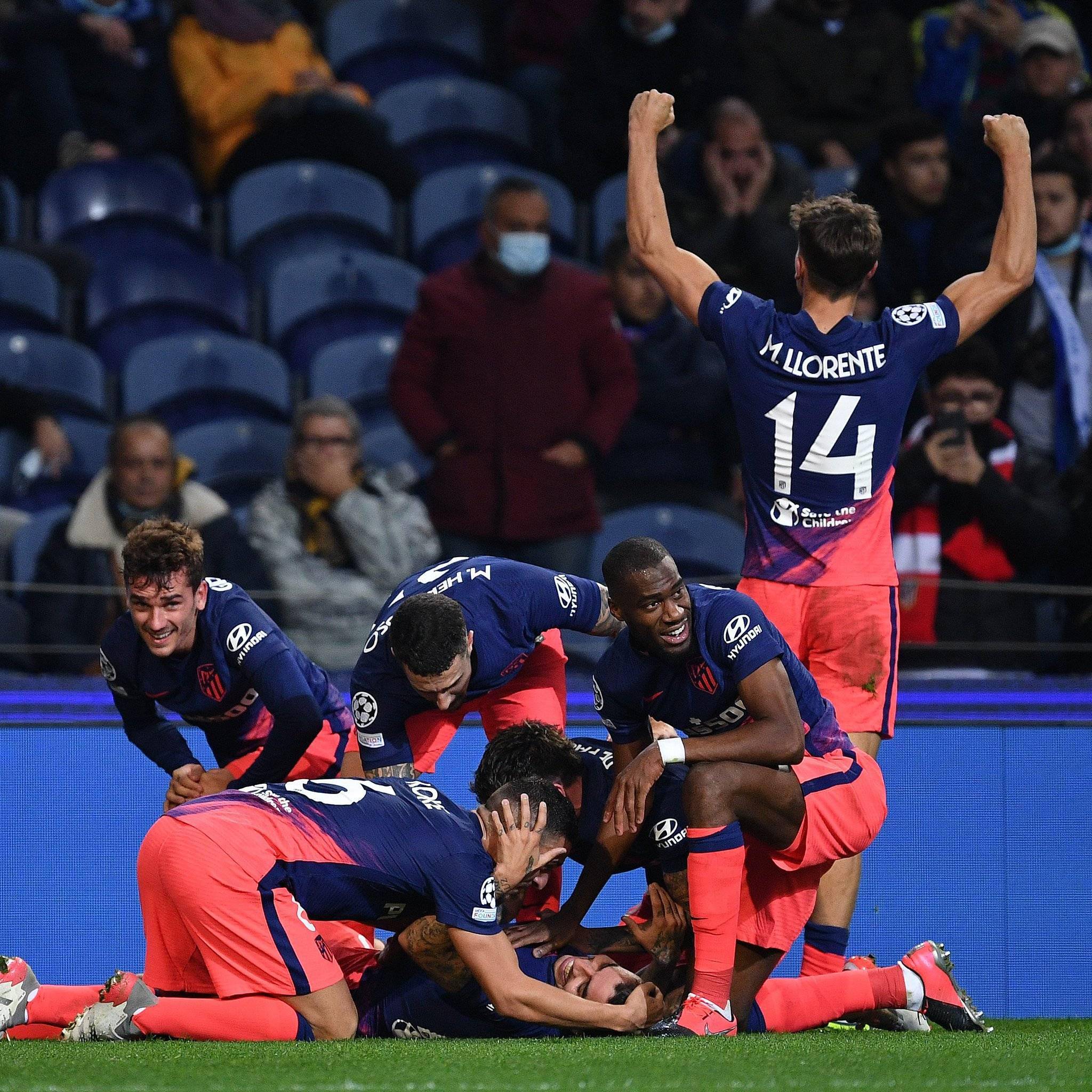 半岛体育官网入口-尤文图斯威胁巨大！老妇人逆袭出线成功