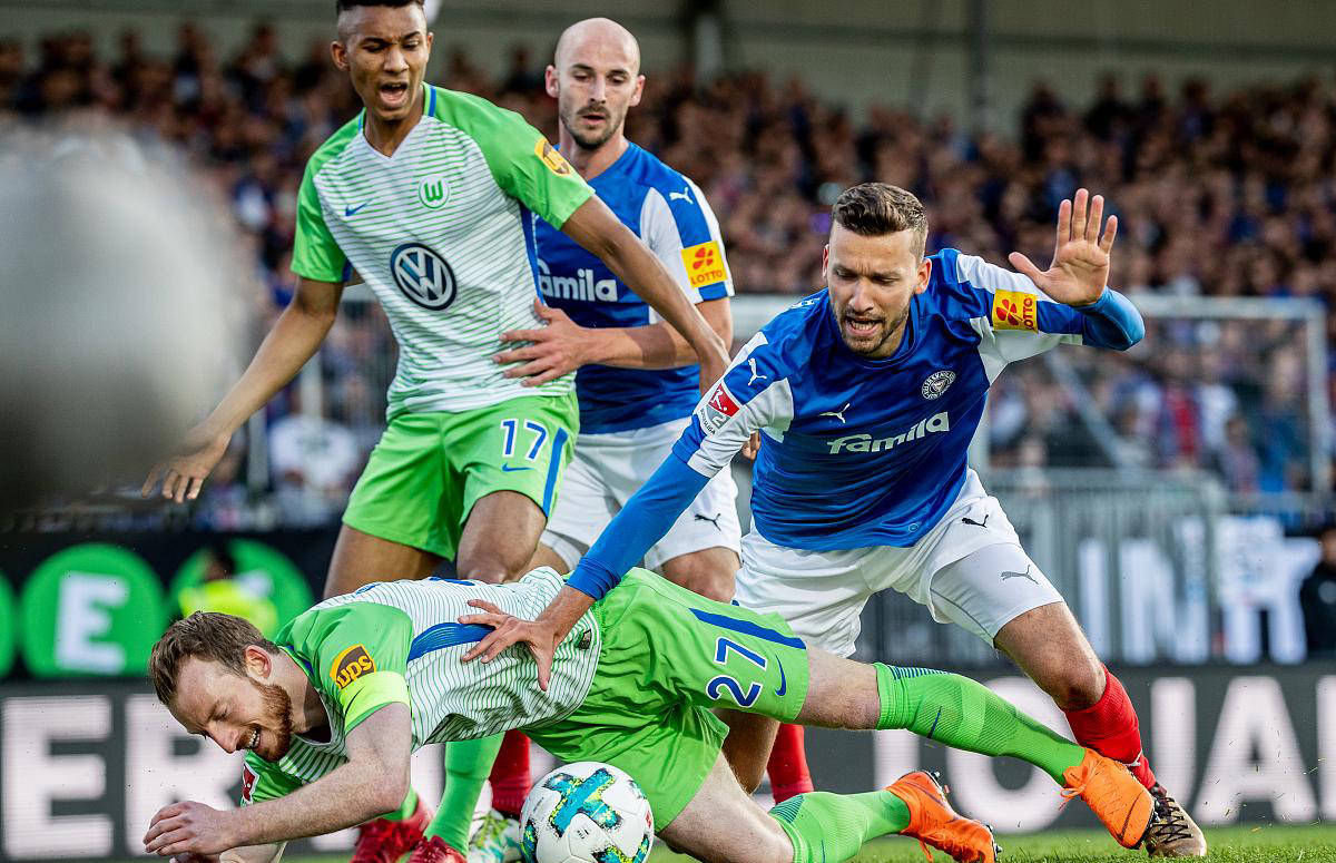 半岛体育在线官网-沃尔夫斯堡球队在主场比赛中尽展拼搏精神的简单介绍